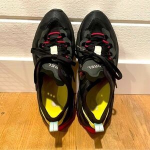 Sorel Low Top Women’s Kinetic Breakthru Sneakers size 8.5